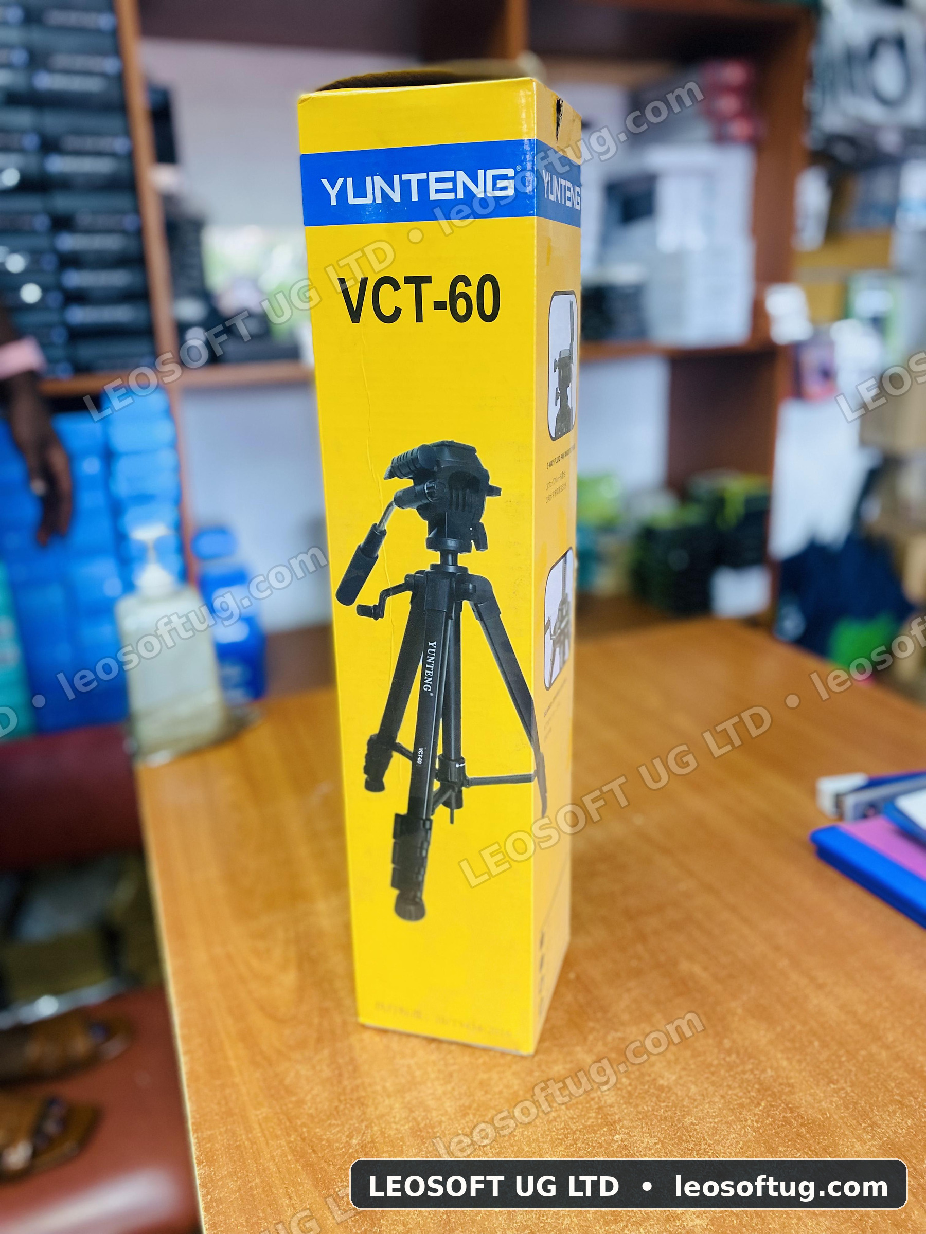 Yunteng VCT-60 Professional Aluminum Tripod