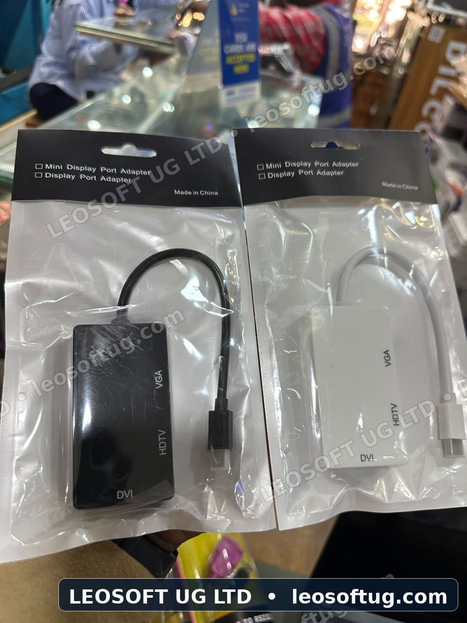 Mini DisplayPort (Thunderbolt) to HDMI / VGA / DVI 3-in-1 Video Adapter Converter